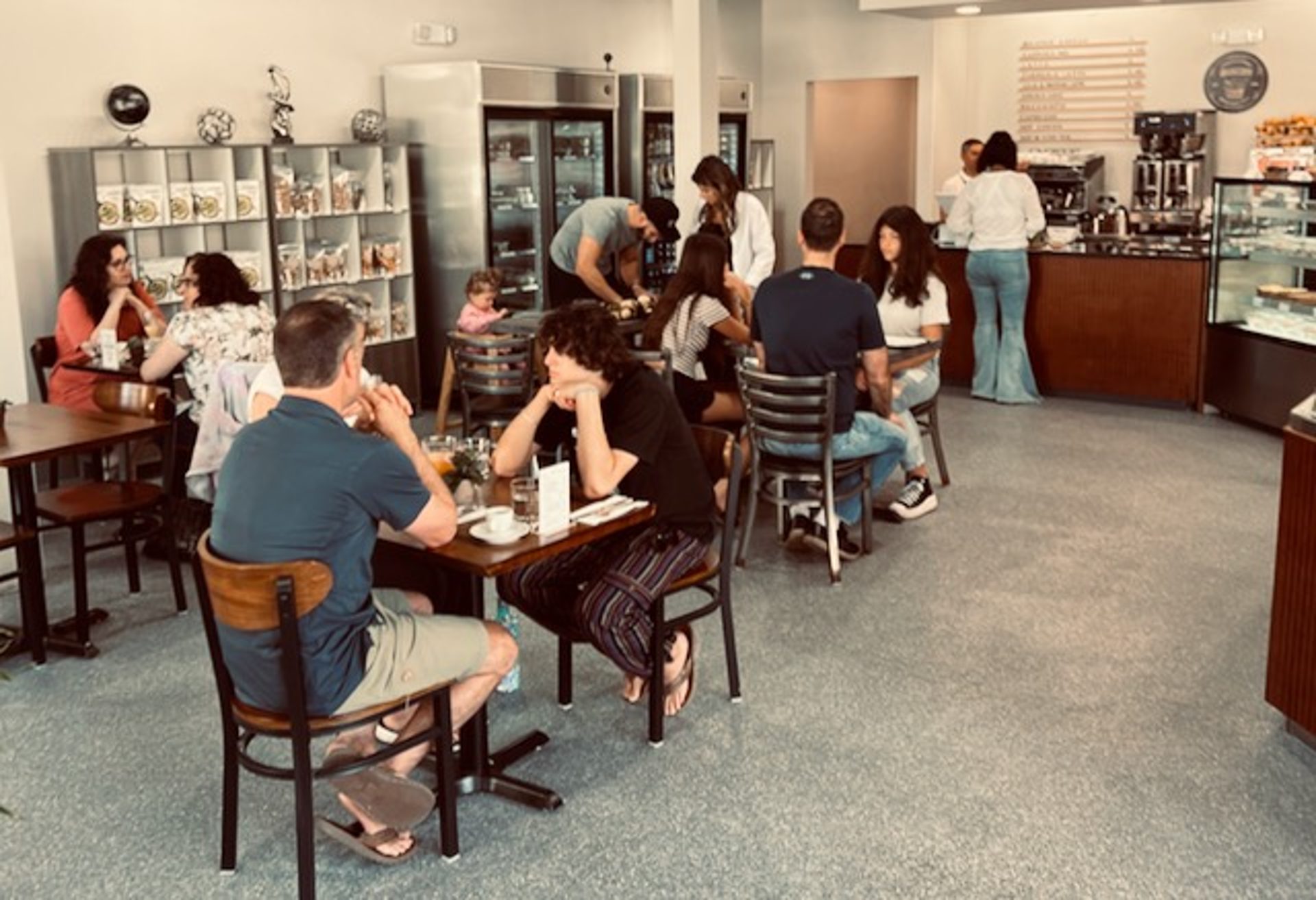 Visit Pureganic Cafe Today